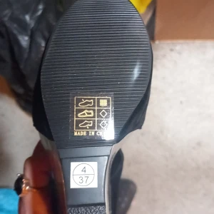 Högklack - Oanvända storlek 36. Väldig snygga men tyvärr försmå. Nypris 699kr nu 299