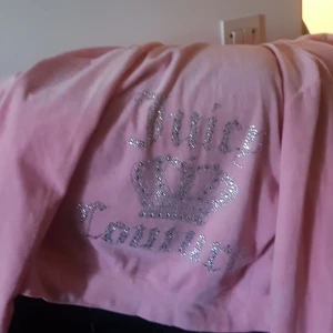 Juisy - Säljer min jusy storlek xs  Färg pink