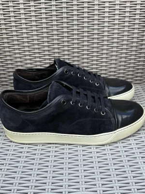 Lanvin Cap toe - Lanvin Cap Toe || Storlek 44 || Skorna är i bra skick (se bilder) || Tveka inte på att höra av dig vid frågor eller funderingar 