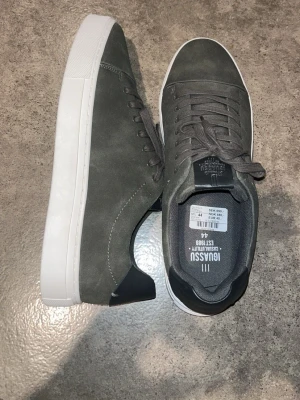 Helt oanvända fin skor  - Storlek 44, helt nya (oanvända)