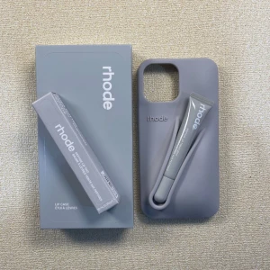 rhode skal + liptint - Skal+Liptint+box följer med! passar iphone 13/14/15. helt nytt oanvänt! grey Unscented 🩶