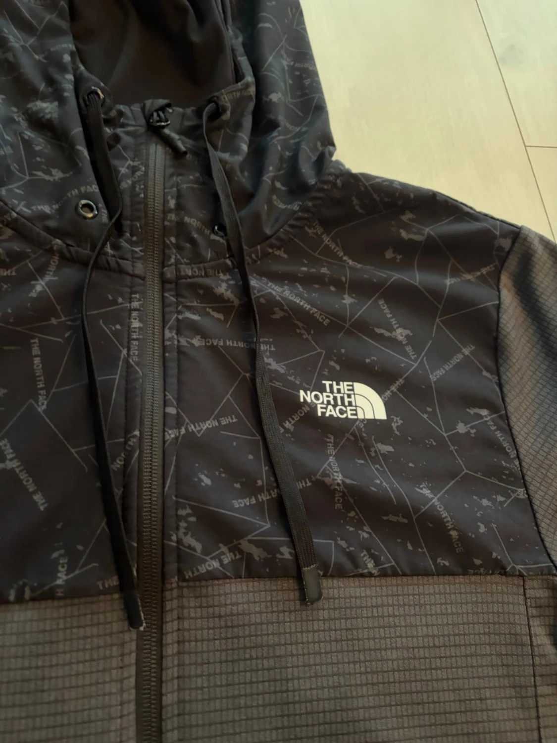 Svart hoodie från The North Face - 1