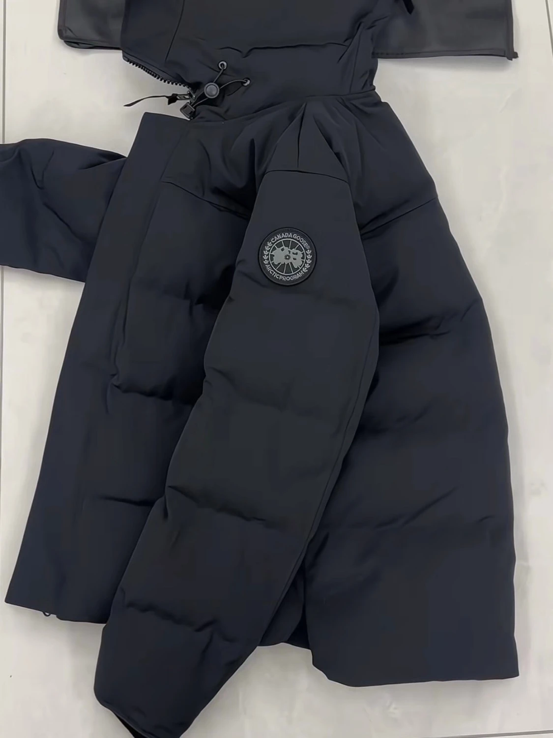Svart pufferjacka från Canada Goose