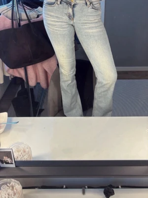 Cheap monday  - De är nya, använt en gång men de är för små för mig. Storlek 28/32!