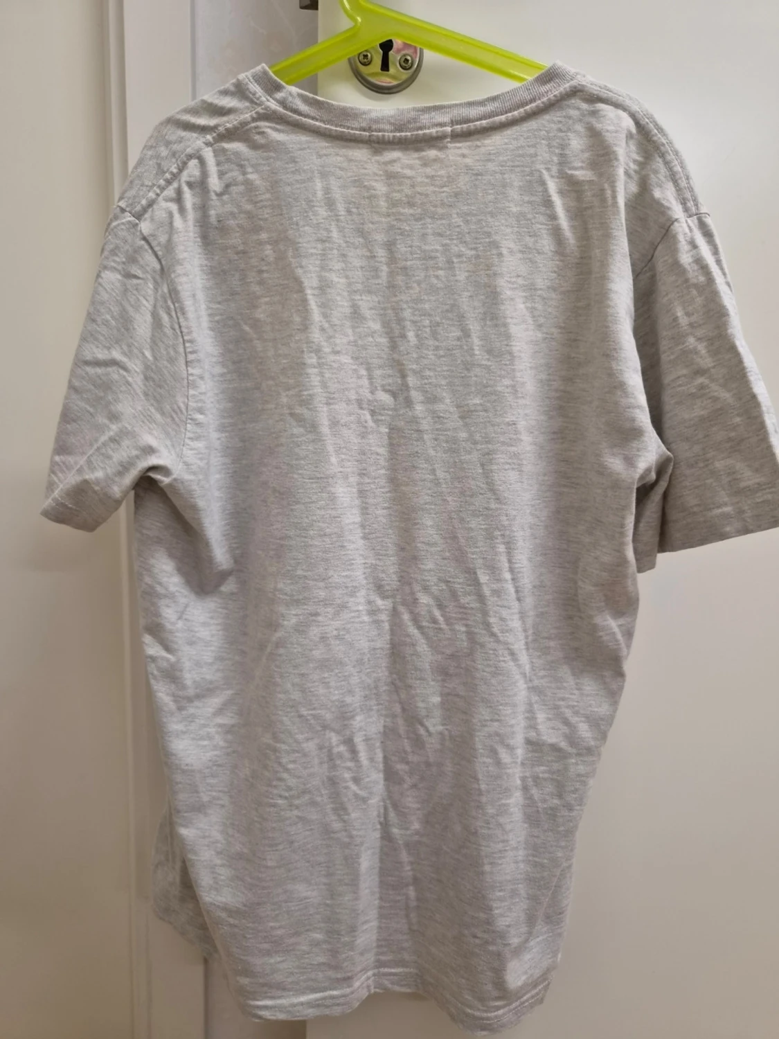 Grå Sumikko Gurashi t-shirt med ficka M - 1