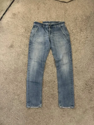 Dondup Konor Jeans - |Dondup Konor Jeans| | Storlek: W30  | Skick: 9/10| Medföljer: inget| Frågor eller funderingar tveka inte på att höra av dig!