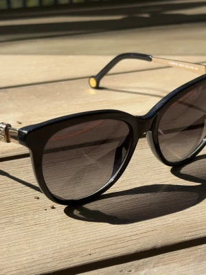 Carolina Herrera vintage  - Carolina Herrera sunglasses. Modell SHE 750. Fint skick