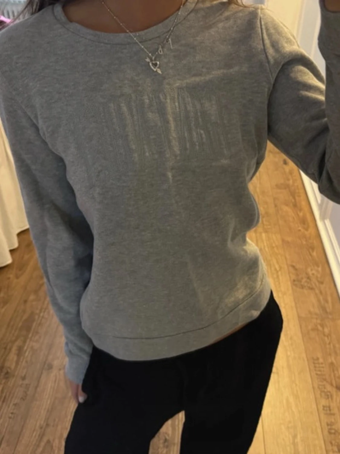 Glittrig tröja  - 1