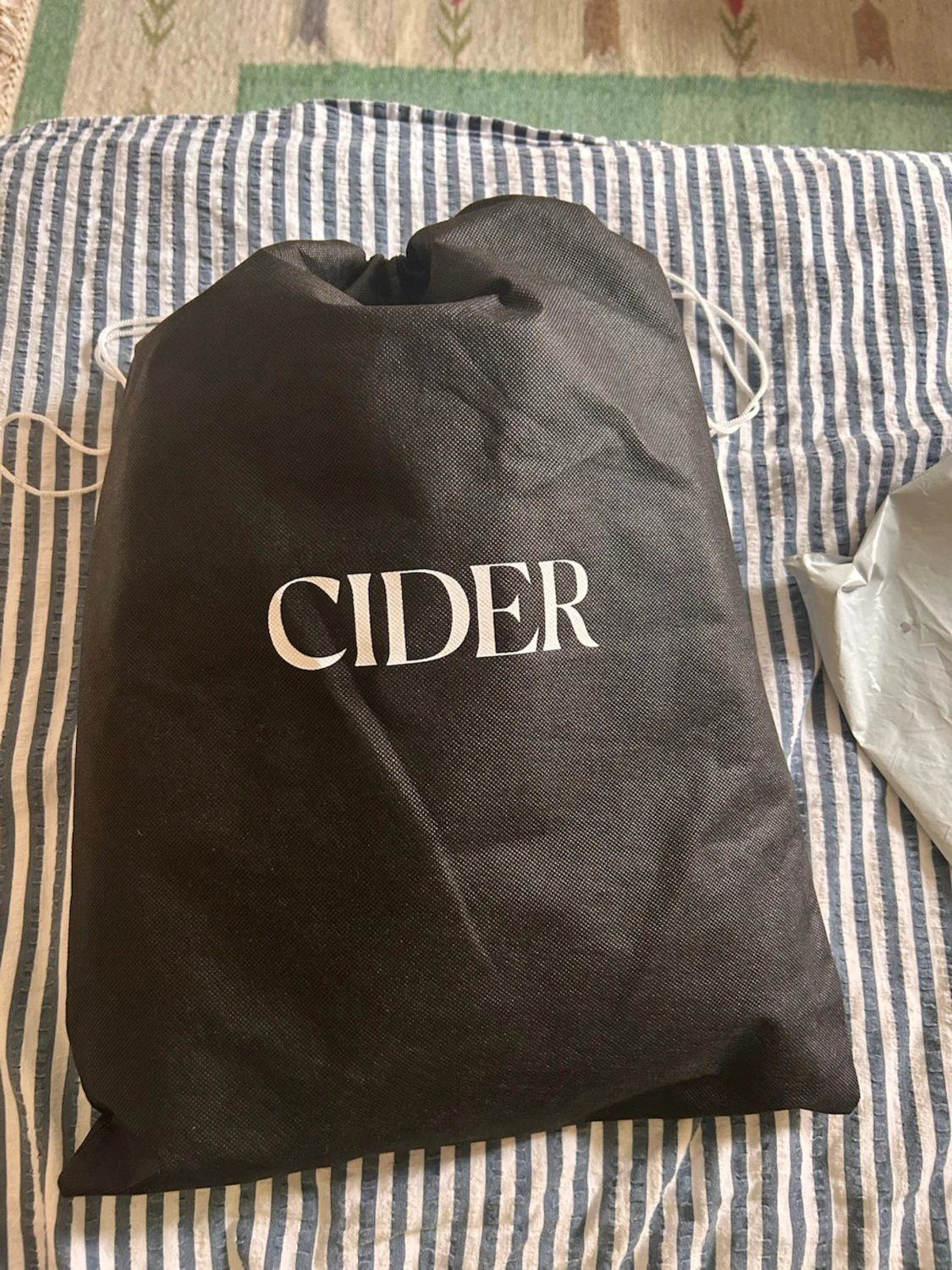 Grön helt ny  axelväska från Cider - 1