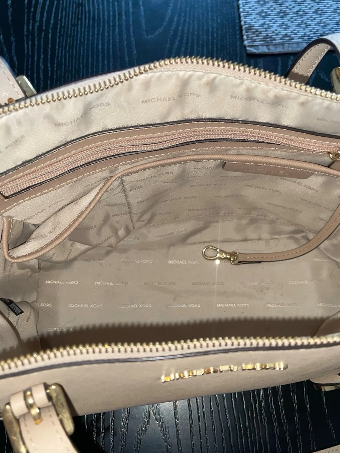 Beige handväska från Michael Kors - 4