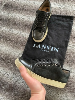 Lanvin skor med glans - Bra skick, 8/10, uk 7 motsvarar 41