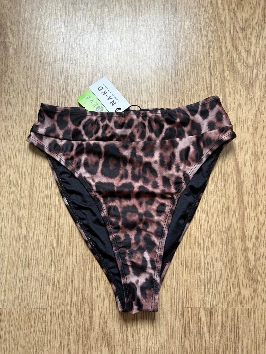 Leopardmönstrad bikiniunderdel NA-KD
