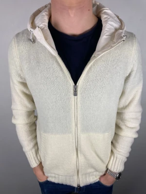 Gran Sasso cardigan  - Size M | Nytt skick | Modellen är 184, 74 kg | Hör av dig vid frågor!