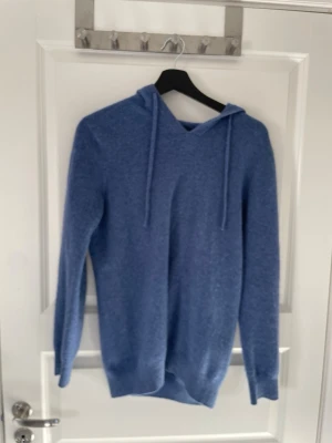 Merinoull hoodie - Tja säljer en 100% merinoull tröja nypris runt 1200 knappast använd Storlek S  Priset kan diskuteras!