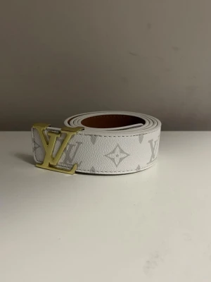 Lv bälte - Helt ny, fraktas inom lång tid!!!
