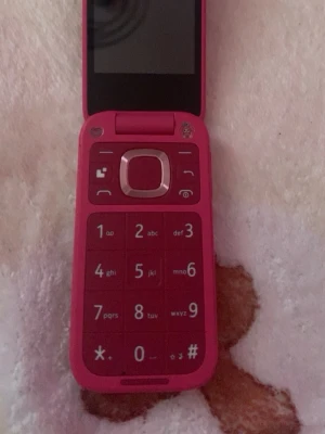 Typ en telefon  -  jag vill inte ha den ok inte gillar färgen den kosta typ 1000kr man kan it köpa längre typ jag aldrig använda den bara typ 3 gånger för att skriva nåt till mig själv ok typ