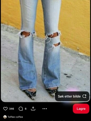 Søker  - Søker etter noe sånne here type jeans med hull i lyse blå med low waist🤍Gjerne være 35-37 i midjen og over 80 cm fra skrittet og ned🫶🏼
