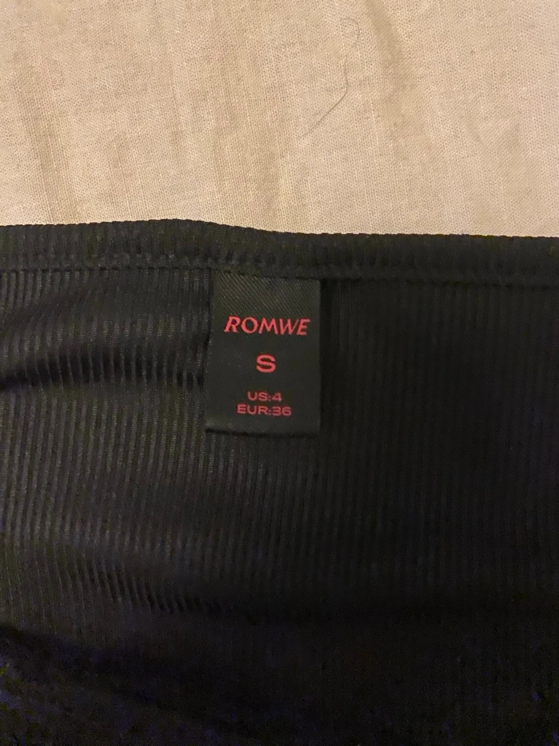 Svart croppad långärmad topp - 2