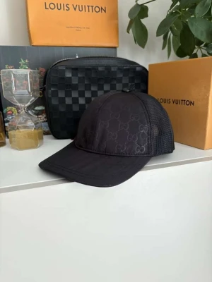 GG keps  - Helt ny GG keps nylon, finns tillgänglig i storlek Xs-L, dustbag samt tags medföljer till kepsen,