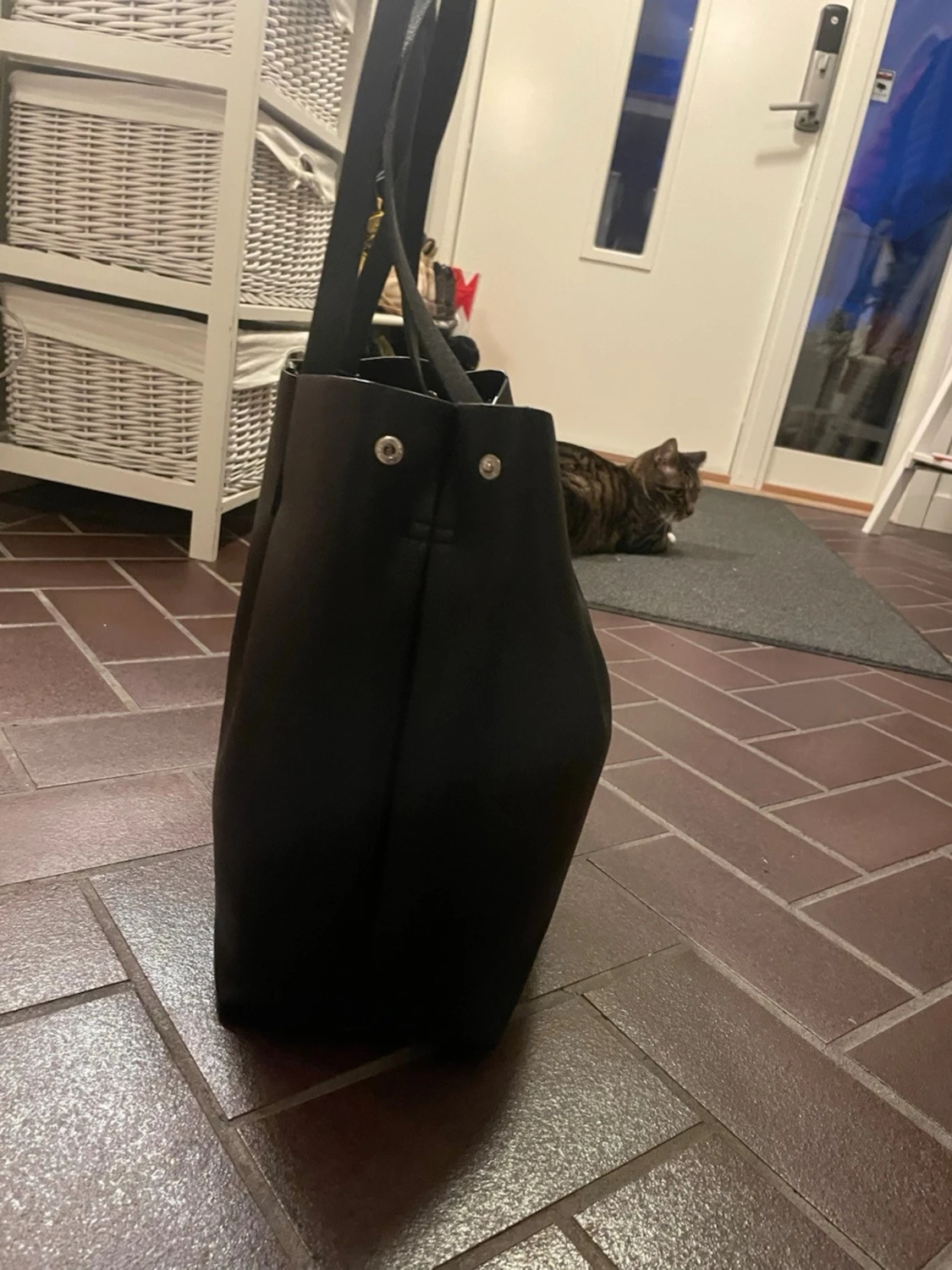 Stor svart handväska  - 2