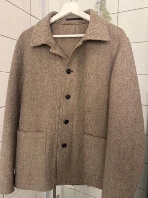 Overshirt från Tiger of Sweden  - Overshirt från Tiger of Sweden. Storlek: small/medium. Skick: väldigt fin 