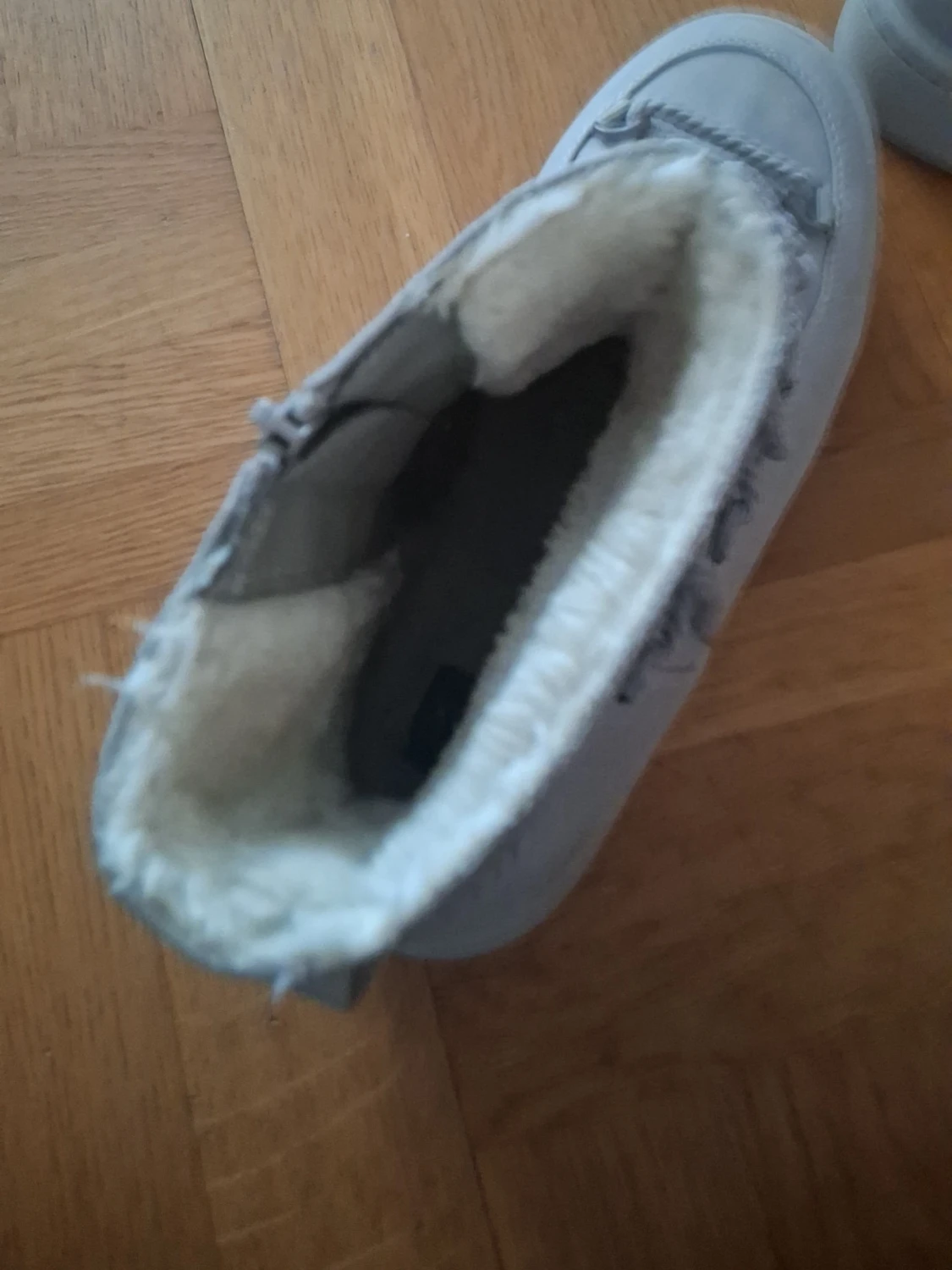 Gråa fodrade kängor med snörning - 2