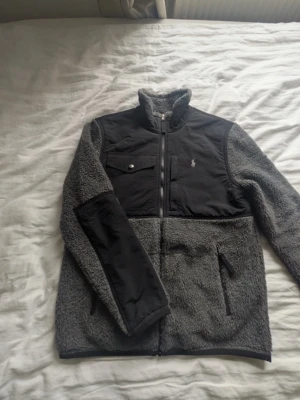 ”SÖKER” Polo Ralph Lauren ”SÖKER” - Söker denna polo Ralph lauren jackan, i storlek L betalar bra