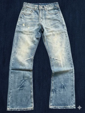 Vintage jeans - Skit­snygga vintagejeans i riktigt bra skick. Storlek 32/34. Säljer dem eftersom de tyvärr var lite för korta på mig (jag är 187 cm). Köpta second hand i Köpenhamn för 1200.