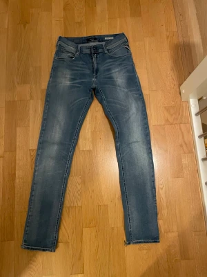Replay jeans - Säljer ett par replay Jeans i storlek 16 år Hyperflex, passform: slim. Hör av er om ni har några funderingar😁