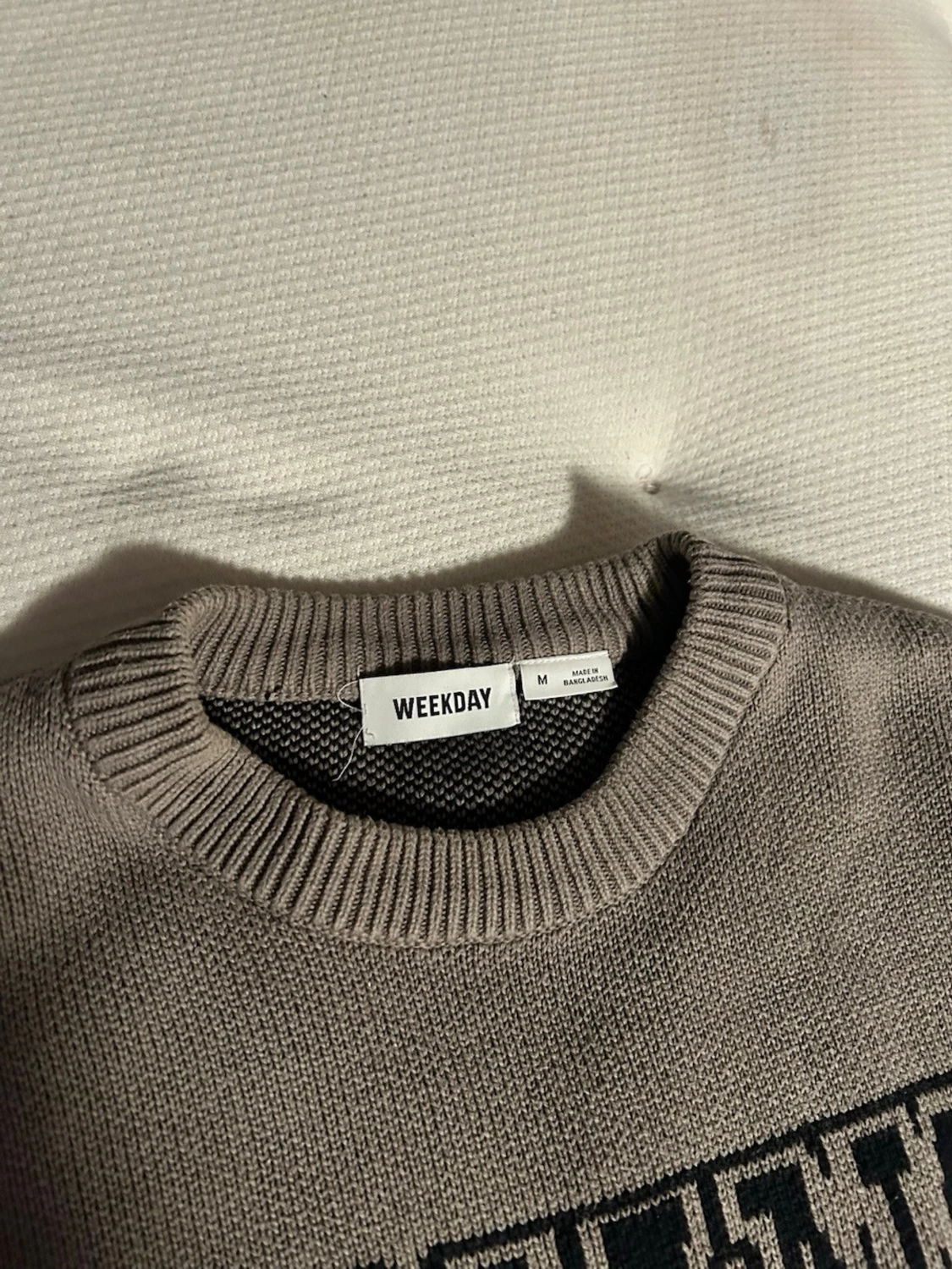 Stickad tröja weekday - 2