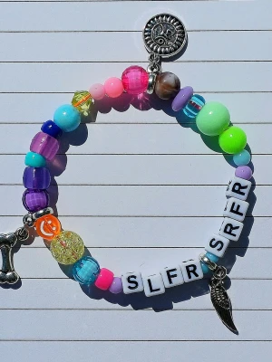 sulfur surfer kandi - sulfur surfer-armband i akrylpärlor på gummiband, 18 cm i omkrets (1/1)