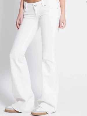 Vita  jeans från lager - Blaze jeans från lager! Använt några gånger men det är för små för mig! Storlek S lång 