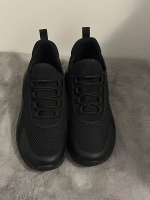 Sneakers - Damsneakers nya stl 38 Kom aldrig till användning 