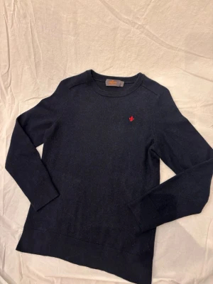 Stickad morris tröja - Riktigt snygg morris tröja, modelmen är 182 och tröjan är för liten, skriv vid intresse/info!