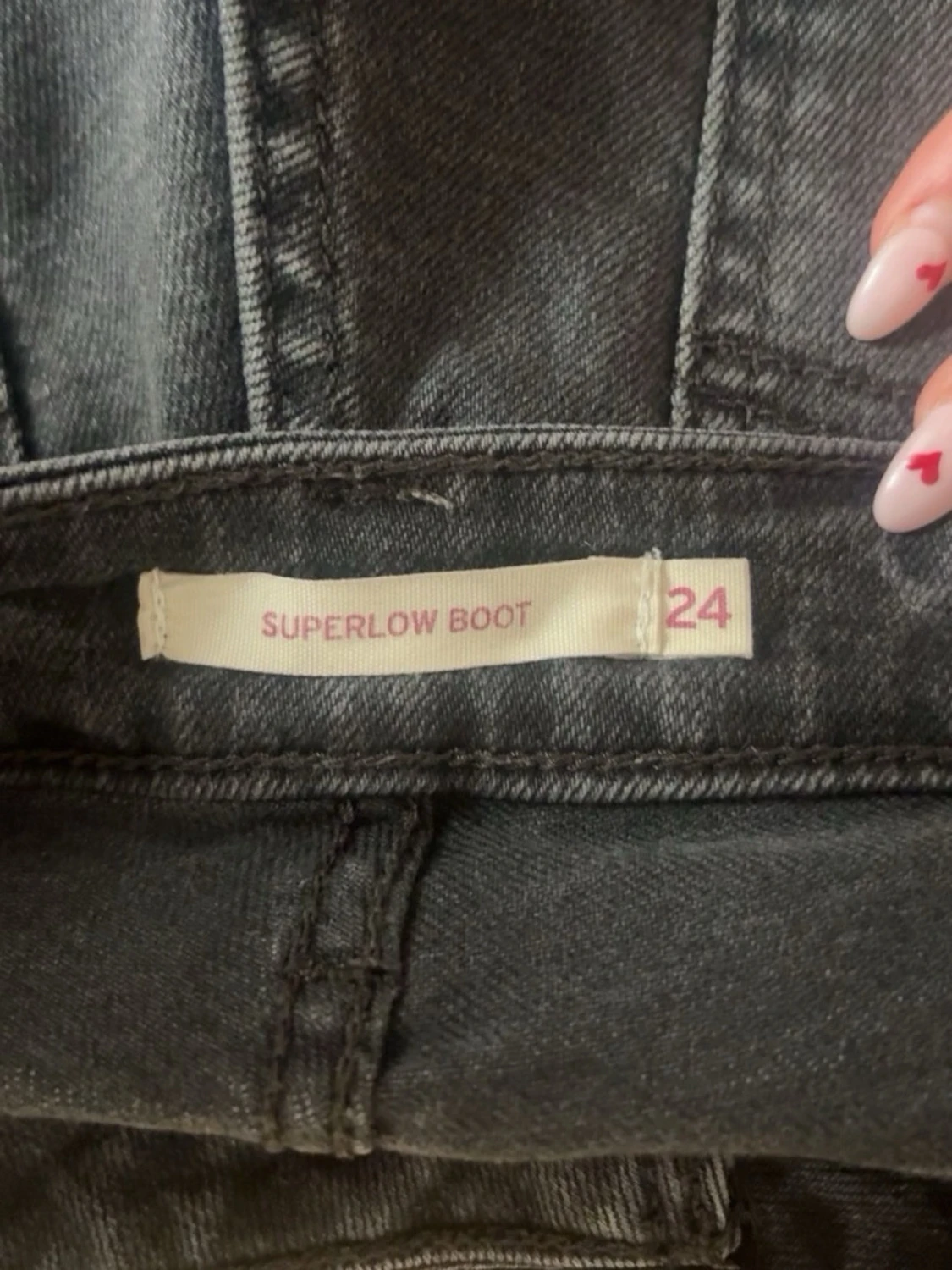 Grå bootcut jeans från Levi's - 2