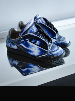 Maison margiela ice futures low - Köpt från vinted för 6 månader sen men har knappt använt, skorna är väldigt sällsynta. Storlek 41 men passar 42