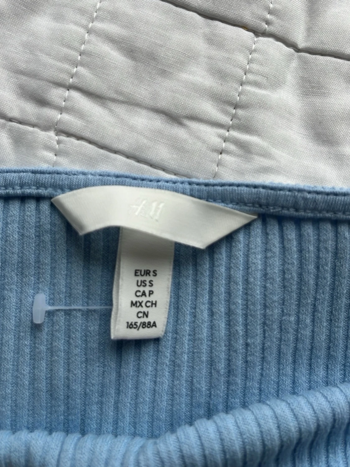 Ljusblå ribbad topp från H&M - 1