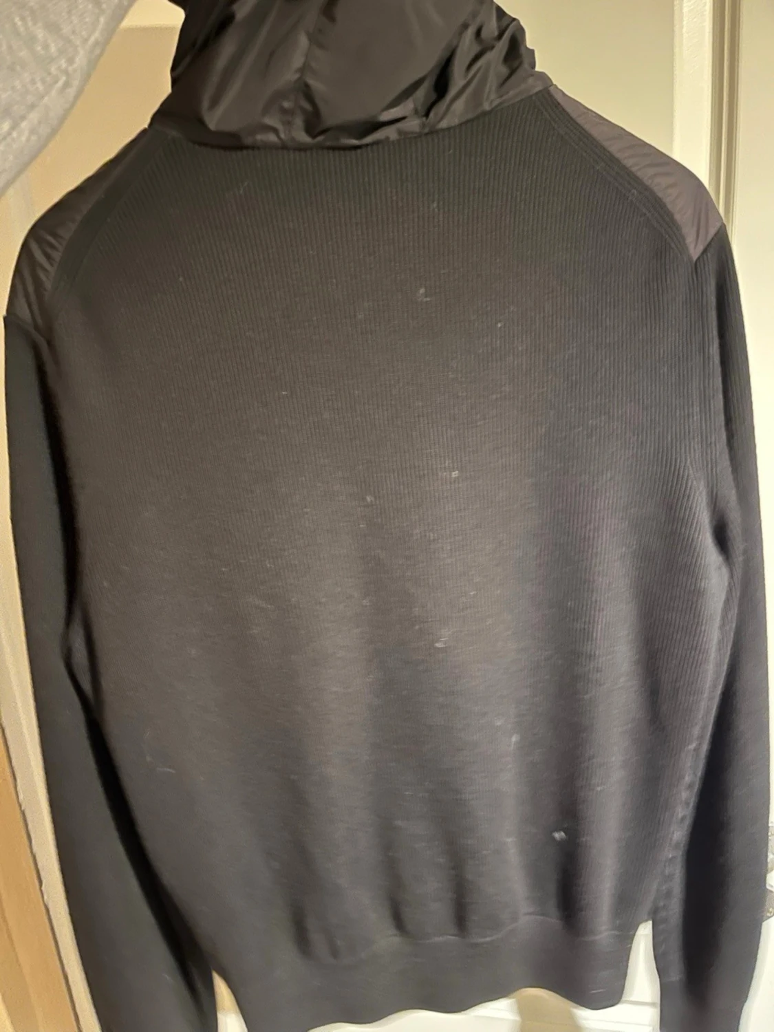 Svart cardigan med huva från Moncler - 1