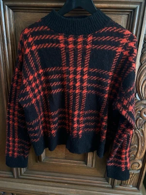 BERSHKA - I love. Lite grunge eller lite 60s över den mmmmm 