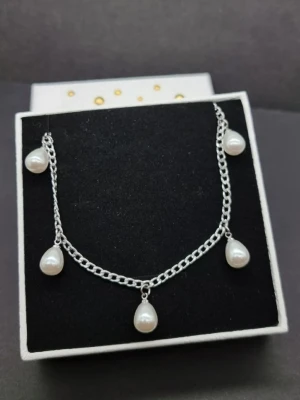 Handgjort halsband med pärlor  - Material-rostfritt stål.  Kedjetjocklek-3mm.  Utan smyckesask . #53