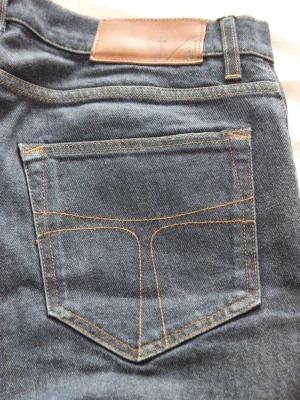 Tiger of Sweden jeans pistolero 30/32 - Hej! Jag säljer dessa tiger of Sweden pistolero jeans i storlek W30/L32. Dessa jeans har en otroligt snygg tvätt och de är i väldigt bra skick. Nypris ligger runt 1600kr. Hör av er vid minsta fundering. (Dessa är lite stora i midjan så skulle mer säga 31/32 men passar ju såklart en 30/32! Priser är inte hugget i sten!