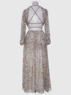 Zebra klänning cut out  - Snygg zebra klänning från ZARA. Cut outs i midjan. Köpt den på en budgivning second hand men den är i nyskick, jag har aldrig använt den🤗