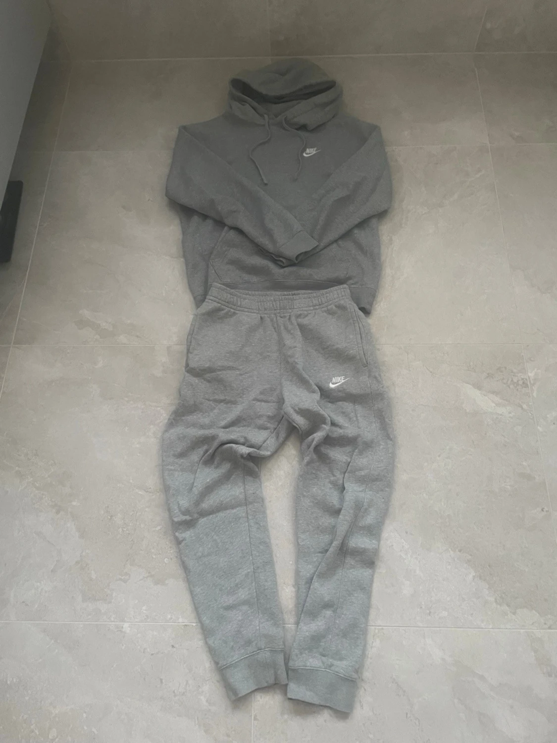 Grå Tracksuit från Nike