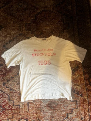 Acne Studios Stockholm 1996 t-shirt - Fet tisha från Acne studios. Sällsynt colorway! Skriv för frågor