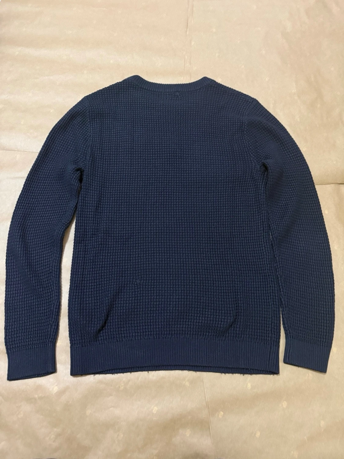 Mörkblå stickad tröja - 3