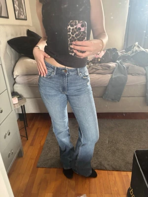 Blå bootcut jeans  - Säljer ett par snygga bootcut jeans❤️