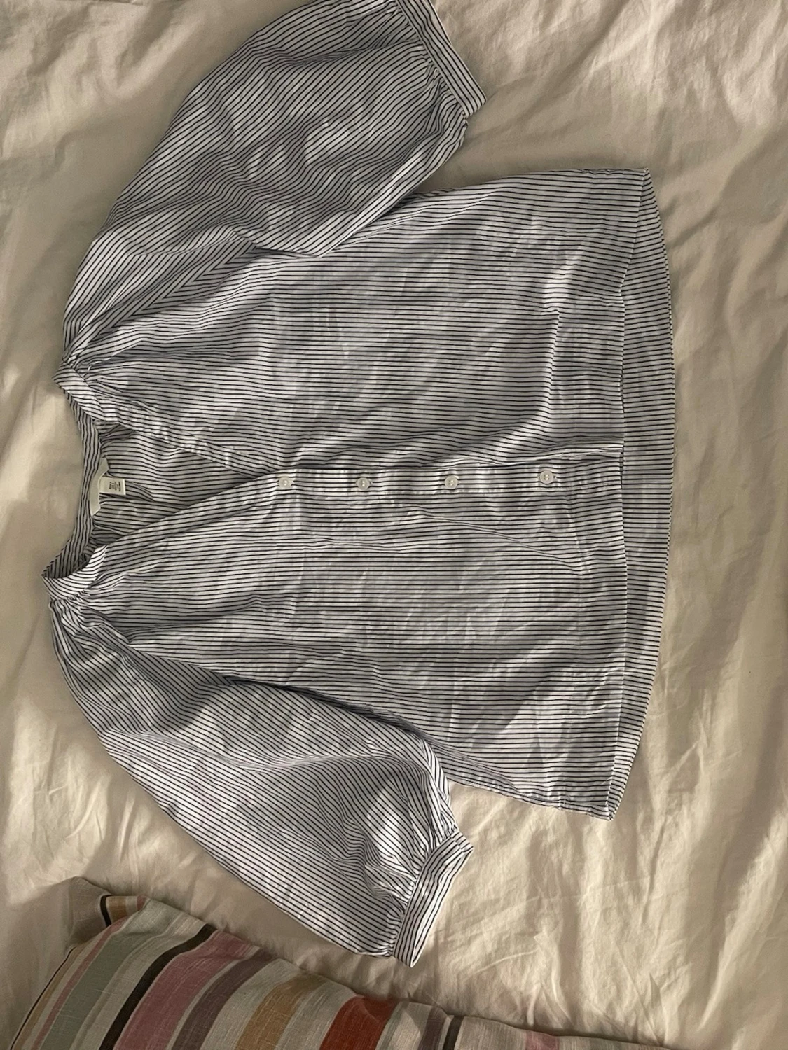 Randig blus med knappar från H&M - 1