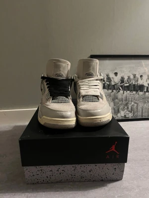 Air Jordan 4 Retro frozen moments - Säljer mina air Jordan 4 frozen moments äkta pris kan diskuteras 