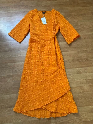 Monkl dress - Helt oanvänd Monkl dress med taggen på, storlek 38. Skriv privat för mer information