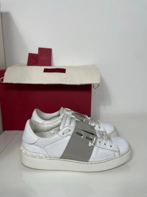 Valentino Open Skor  - Säljer nu dessa Valentino Open Skor, skriv för fler bilder/frågor🙌🏼